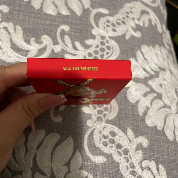 Kylie x Grinch blush - Picture 2 of 3